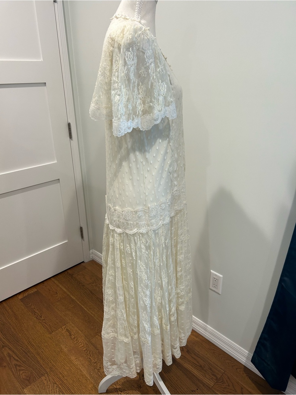 Vintage 1980s JCPenney Ivory Lace Dress - Picture 6 of 10